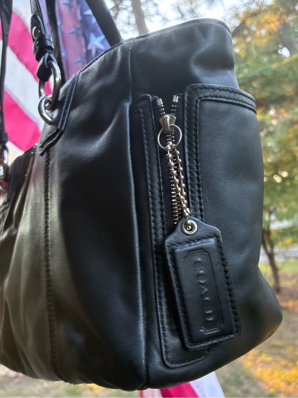 đ¤ COACH Black Leather Shoulder Bag | Pebble leather | Spacious + SUPPA Clean!⨠- Picture 9 of 10